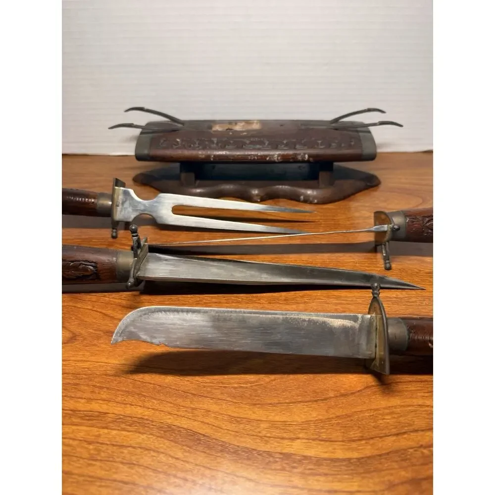 Case vintage carving